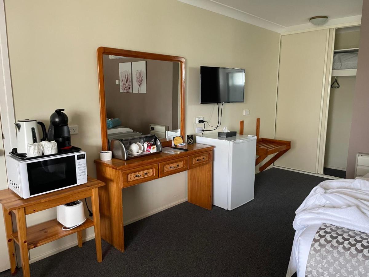 Highlands Motor Inn Оберон Екстериор снимка
