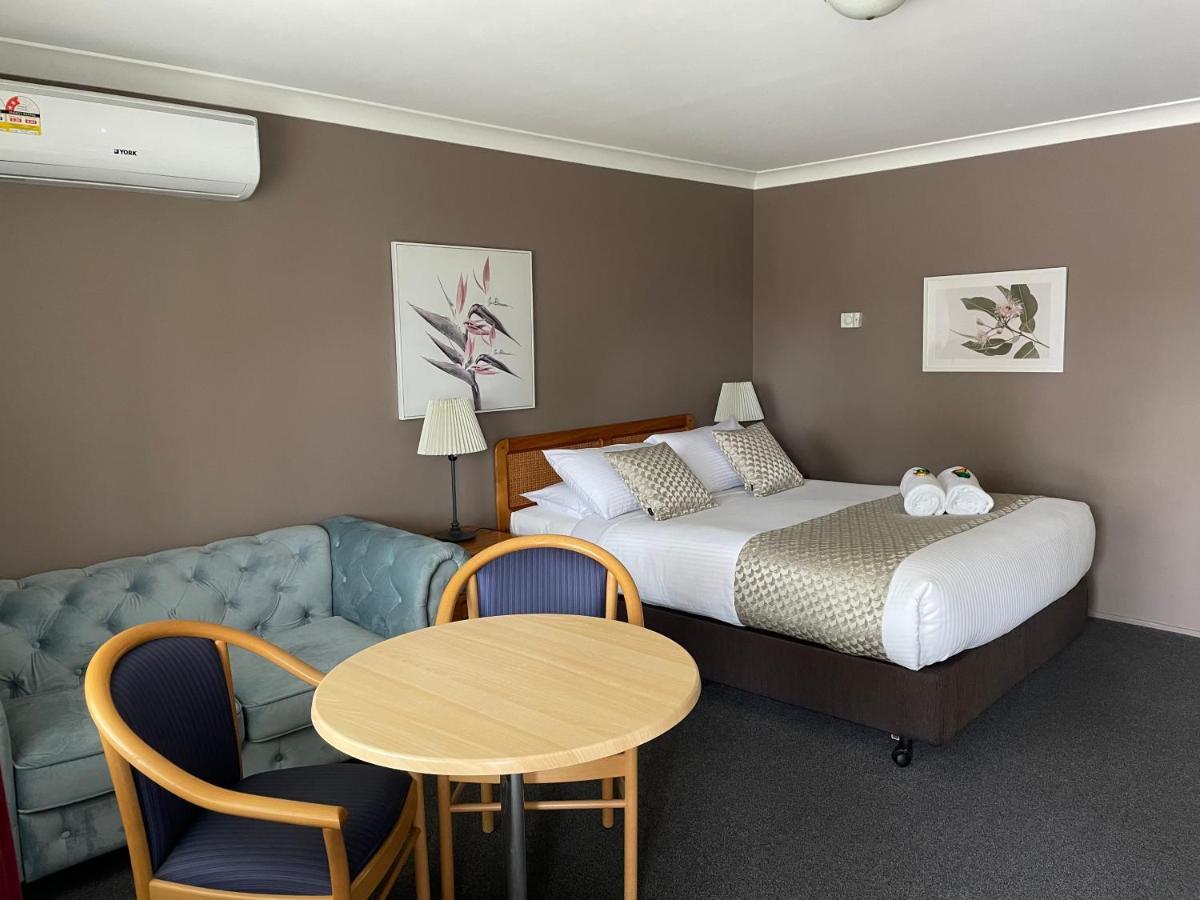 Highlands Motor Inn Оберон Екстериор снимка