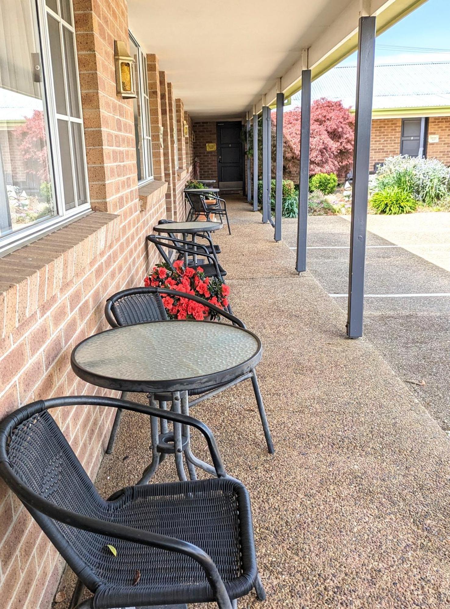 Highlands Motor Inn Оберон Екстериор снимка