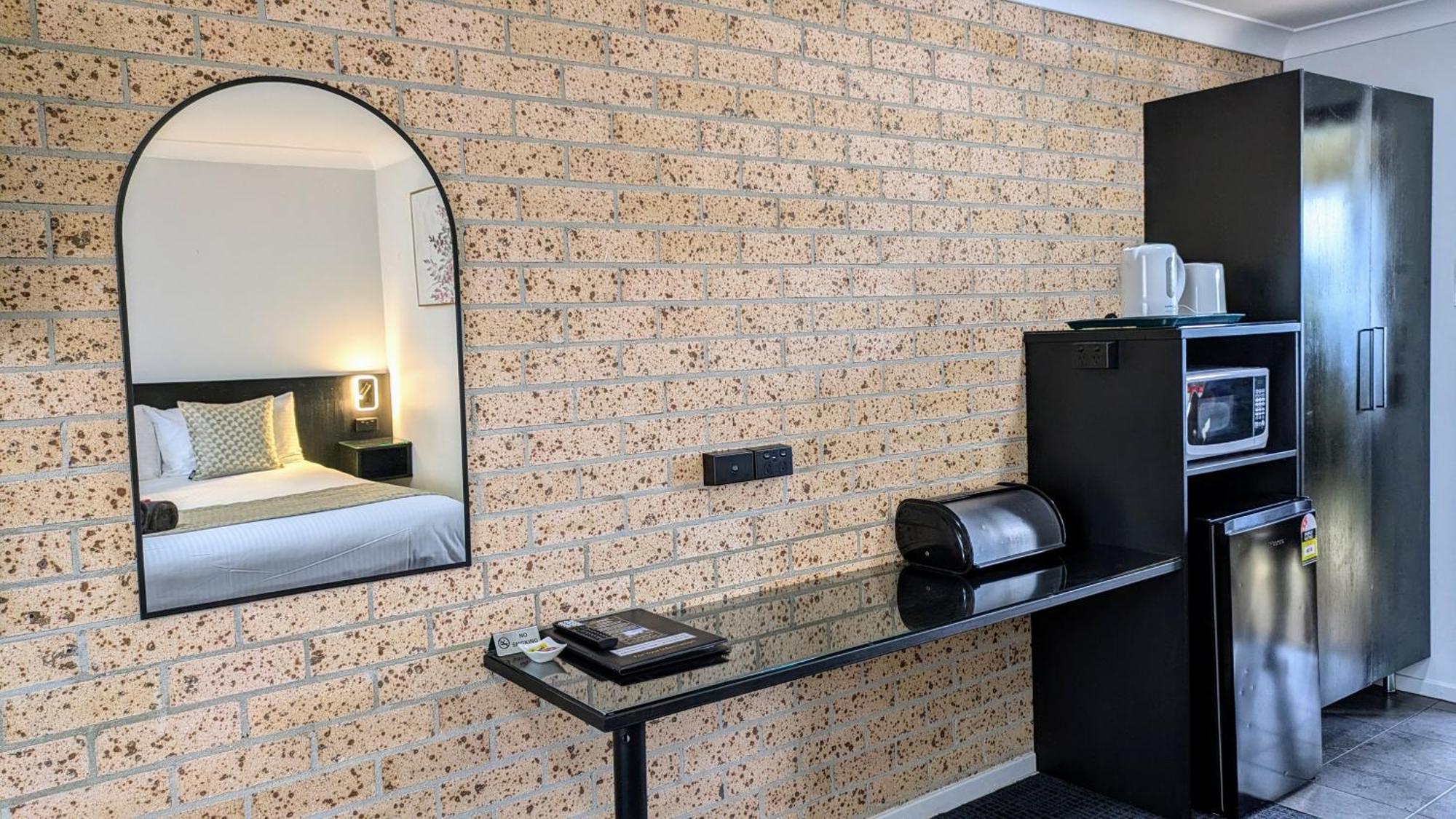 Highlands Motor Inn Оберон Екстериор снимка