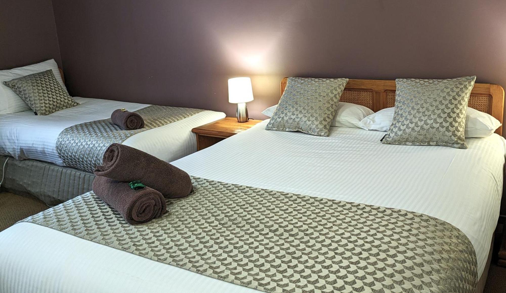 Highlands Motor Inn Оберон Екстериор снимка