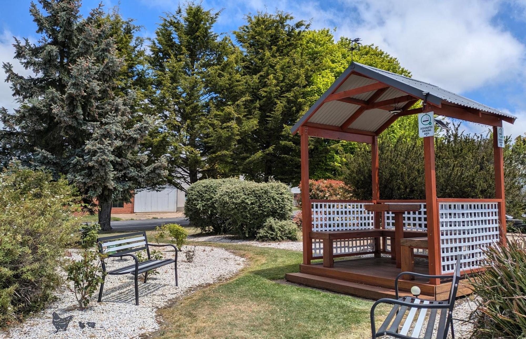 Highlands Motor Inn Оберон Екстериор снимка