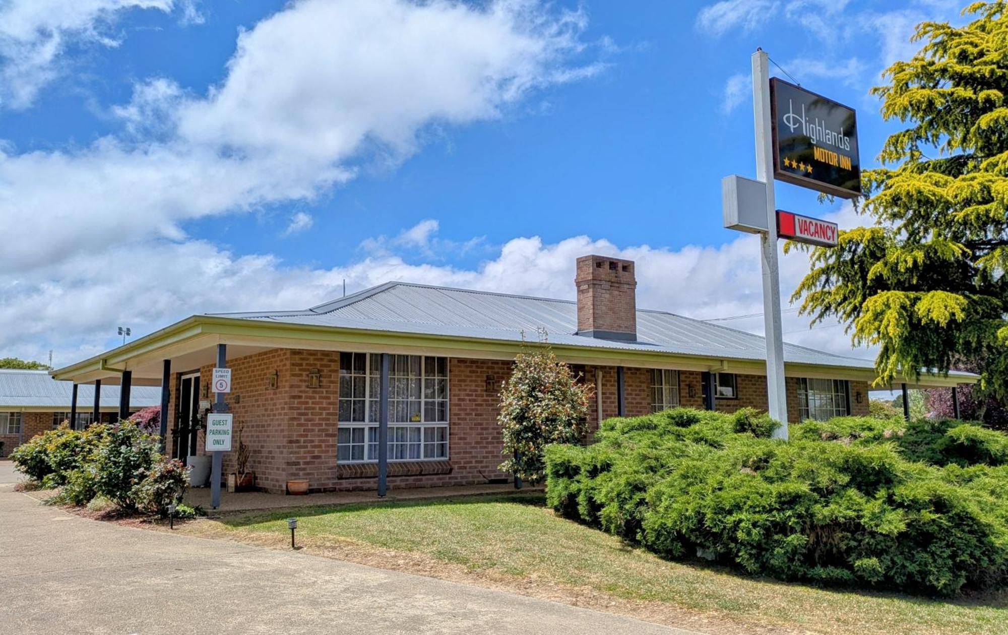 Highlands Motor Inn Оберон Екстериор снимка