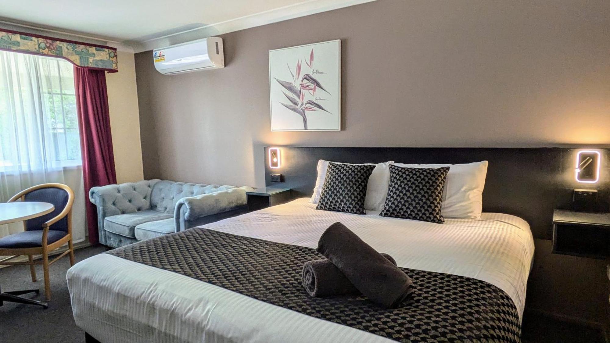 Highlands Motor Inn Оберон Екстериор снимка