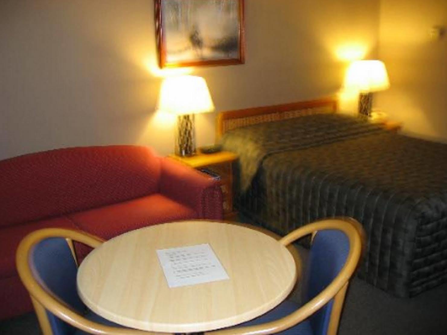 Highlands Motor Inn Оберон Екстериор снимка